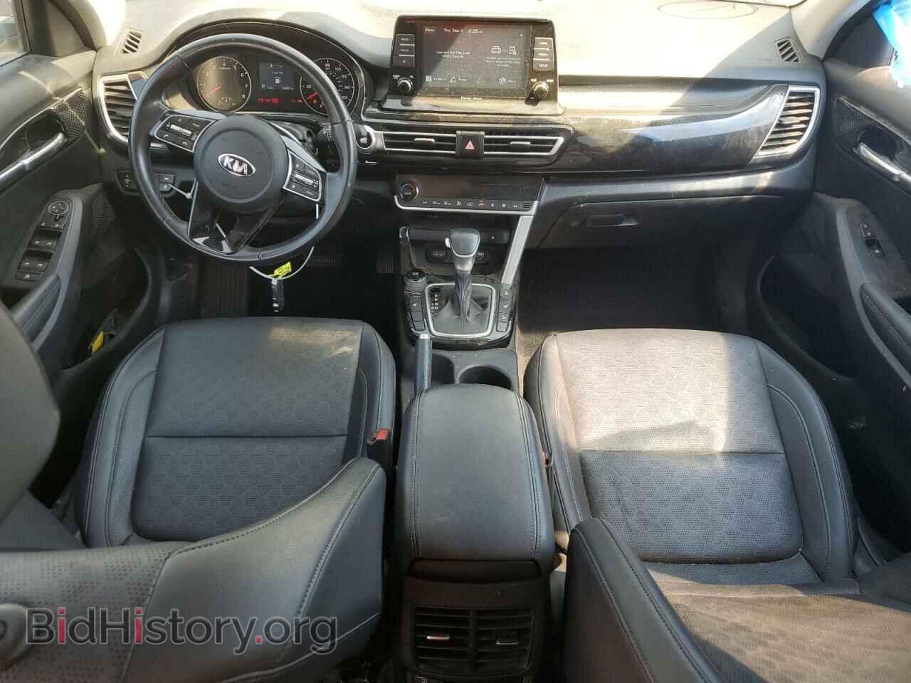 2021 KIA SELTOS - VIN: KNDERCAA7M7075425 - Фото 8
