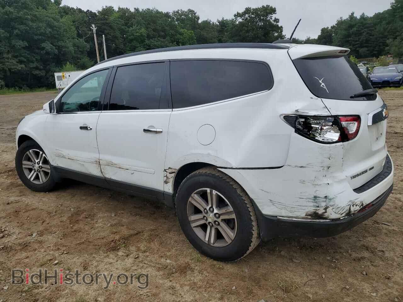 2017 CHEVROLET TRAVERSE - VIN: 1GNKVHKD7HJ301256 - Фото 2