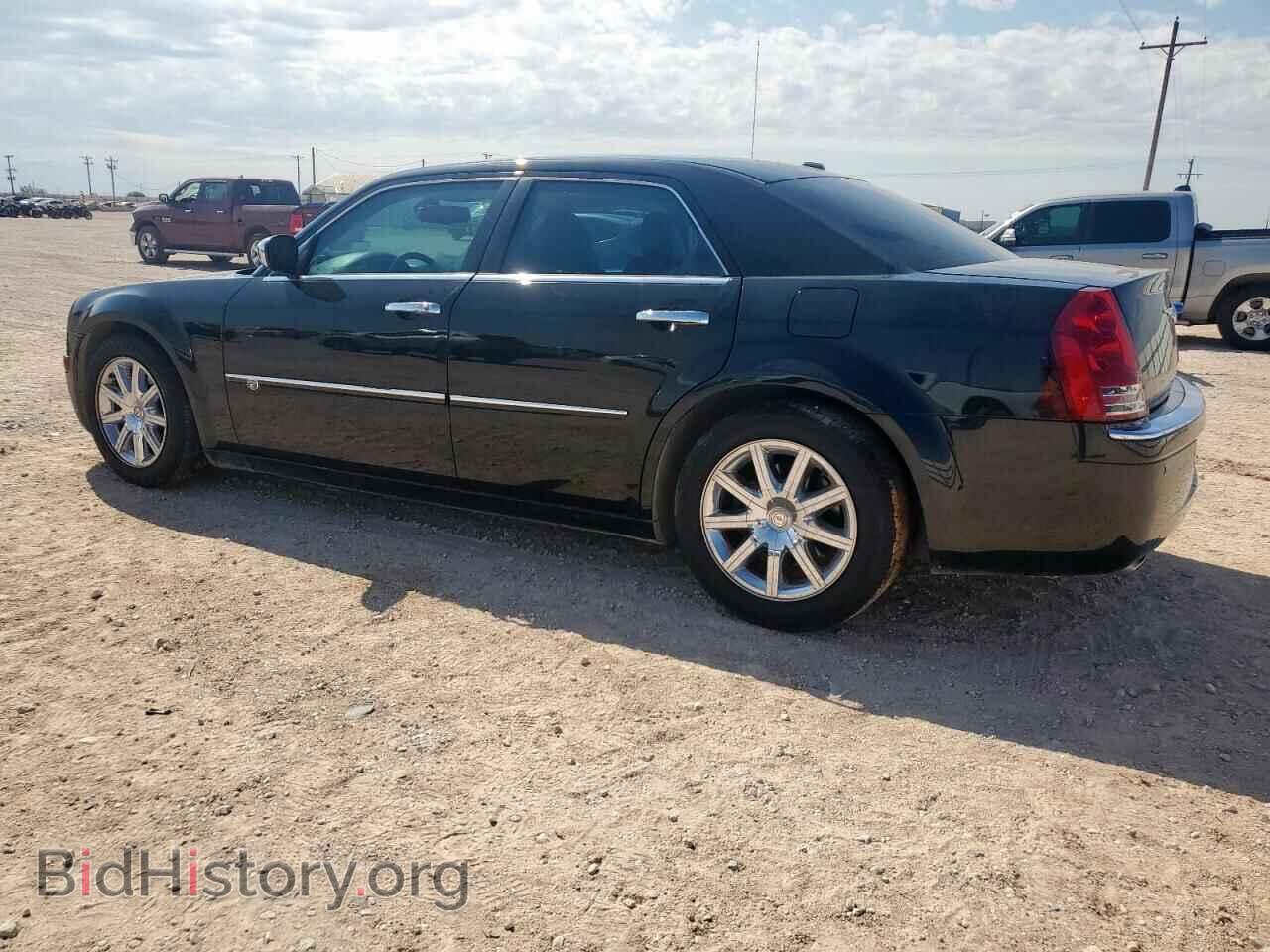 2010 CHRYSLER 300 - VIN: 2C3CA6CT3AH153427 - Фото 2