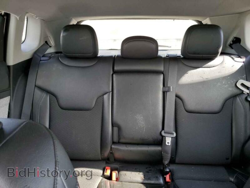 2022 Jeep COMPASS (VIN 3C4NJDBB1NT153635) — photo 10 of 13