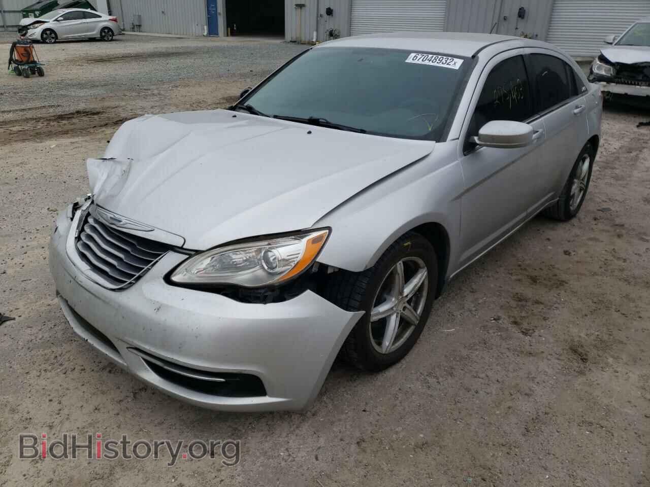 2012 CHRYSLER 200 - VIN: 1C3CCBAB7CN172232 - Фото 2