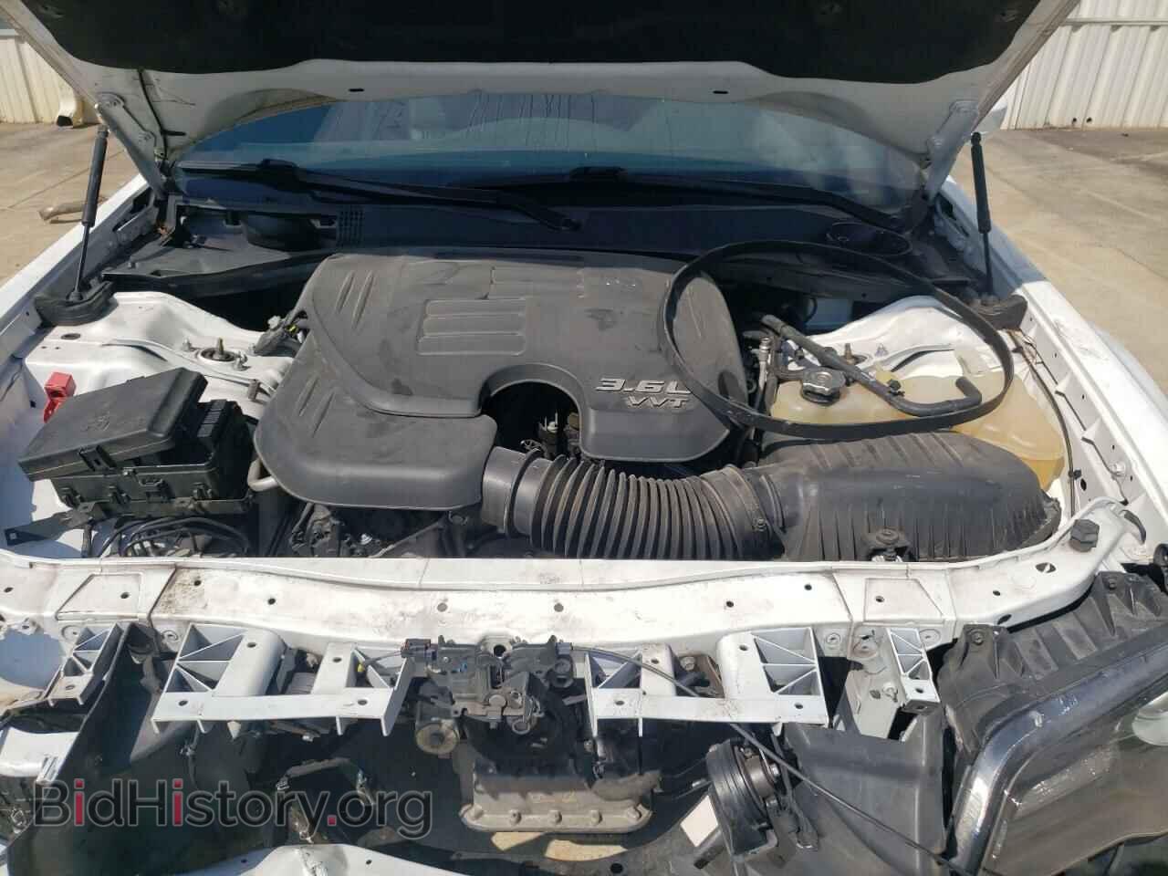 2019 CHRYSLER 300 - VIN: 2C3CCABG4KH566041 - Photo 11