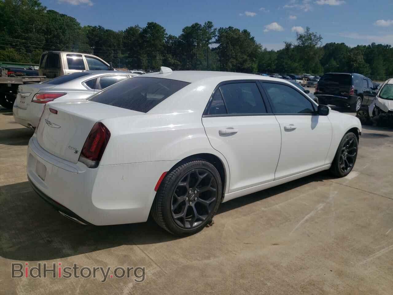 2019 CHRYSLER 300 - VIN: 2C3CCABG4KH566041 - Photo 3