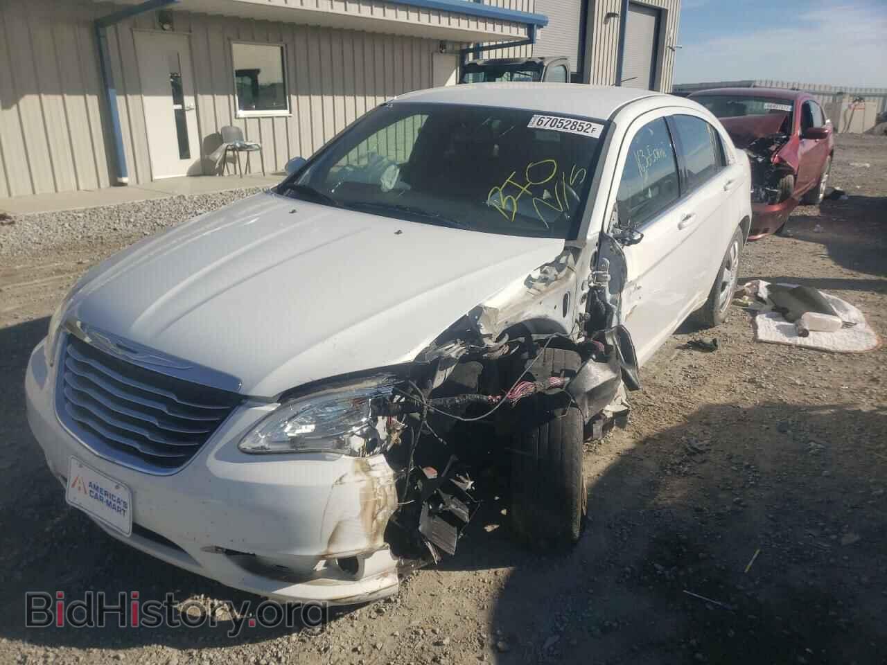 2012 CHRYSLER 200 - VIN: 1C3CCBAB1CN172212 - Фото 2