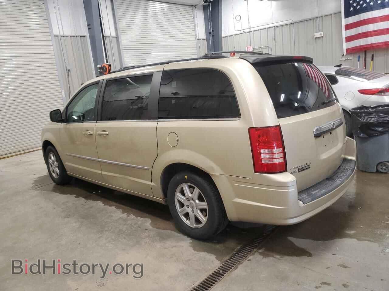 2010 CHRYSLER MINIVAN - VIN: 2A4RR8DX7AR330352 - Photo 2