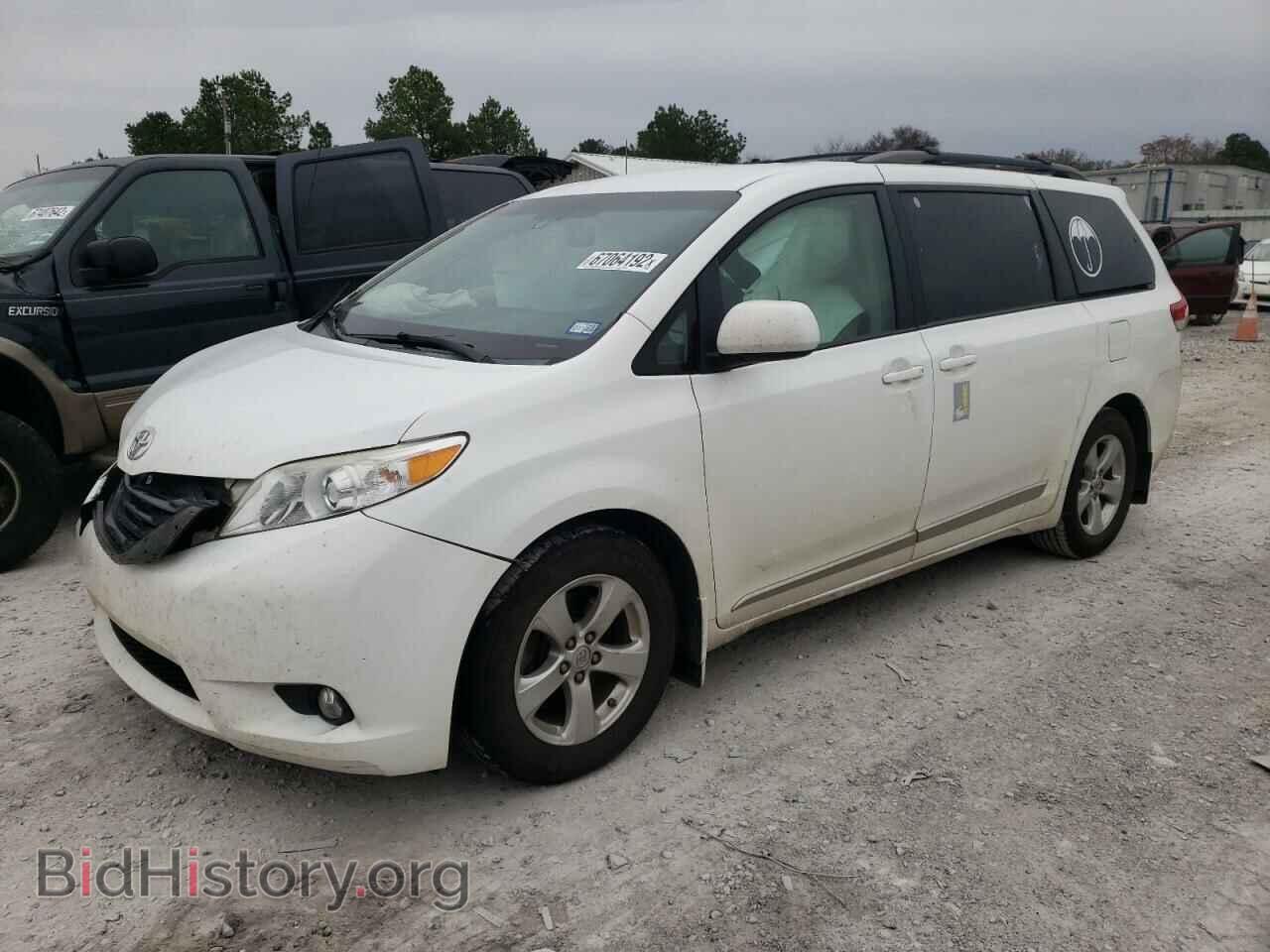 Photo 5TDKK3DC8DS293349 - TOYOTA SIENNA 2013