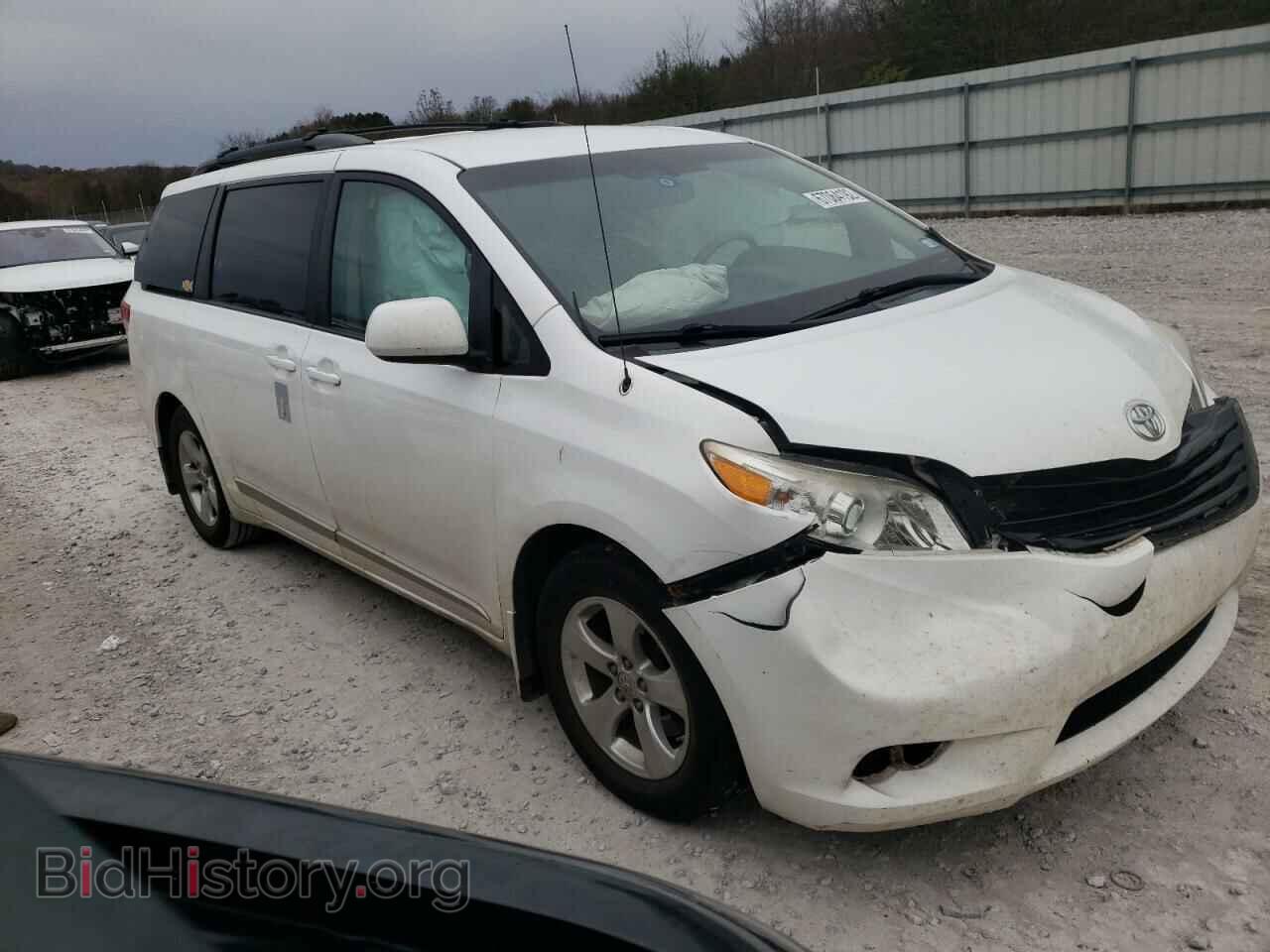 2013 TOYOTA SIENNA - VIN: 5TDKK3DC8DS293349 - Фото 4