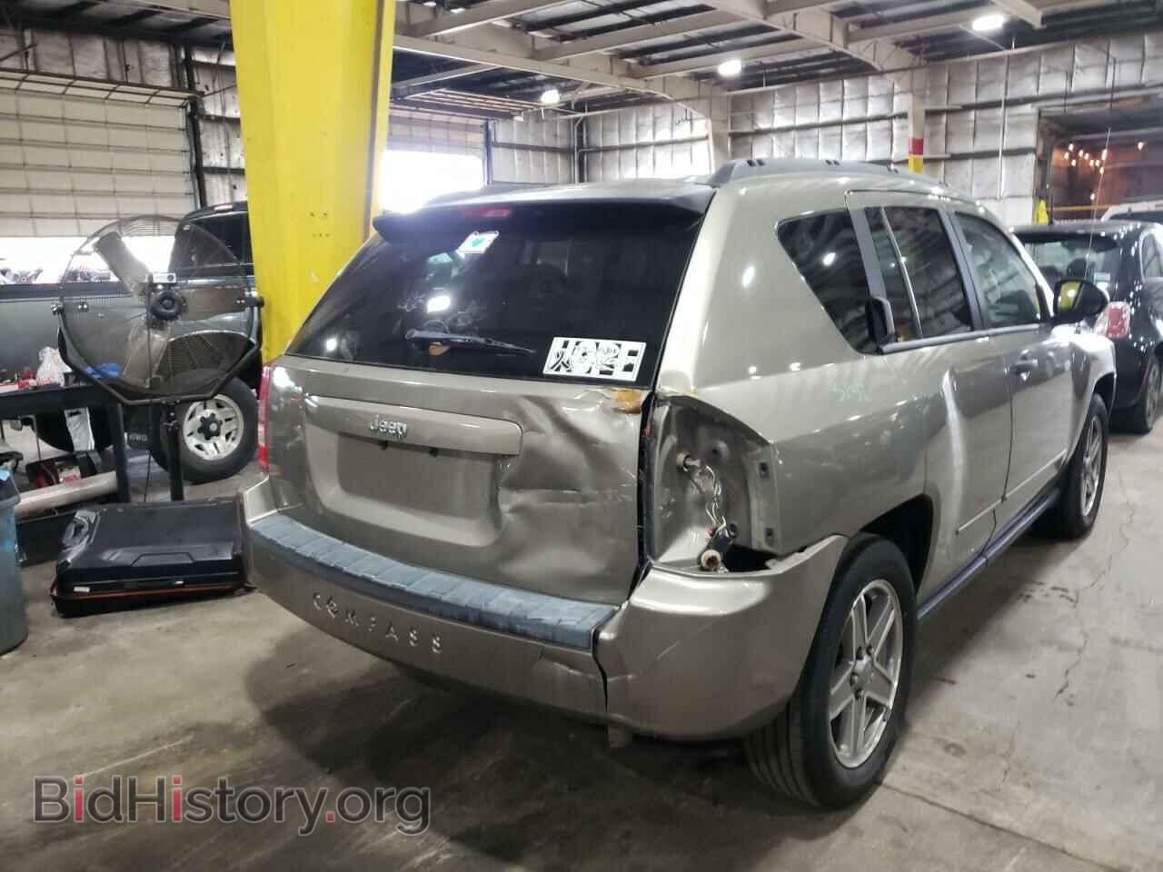 2008 JEEP COMPASS - VIN: 1J8FT47068D736887 - Фото 4