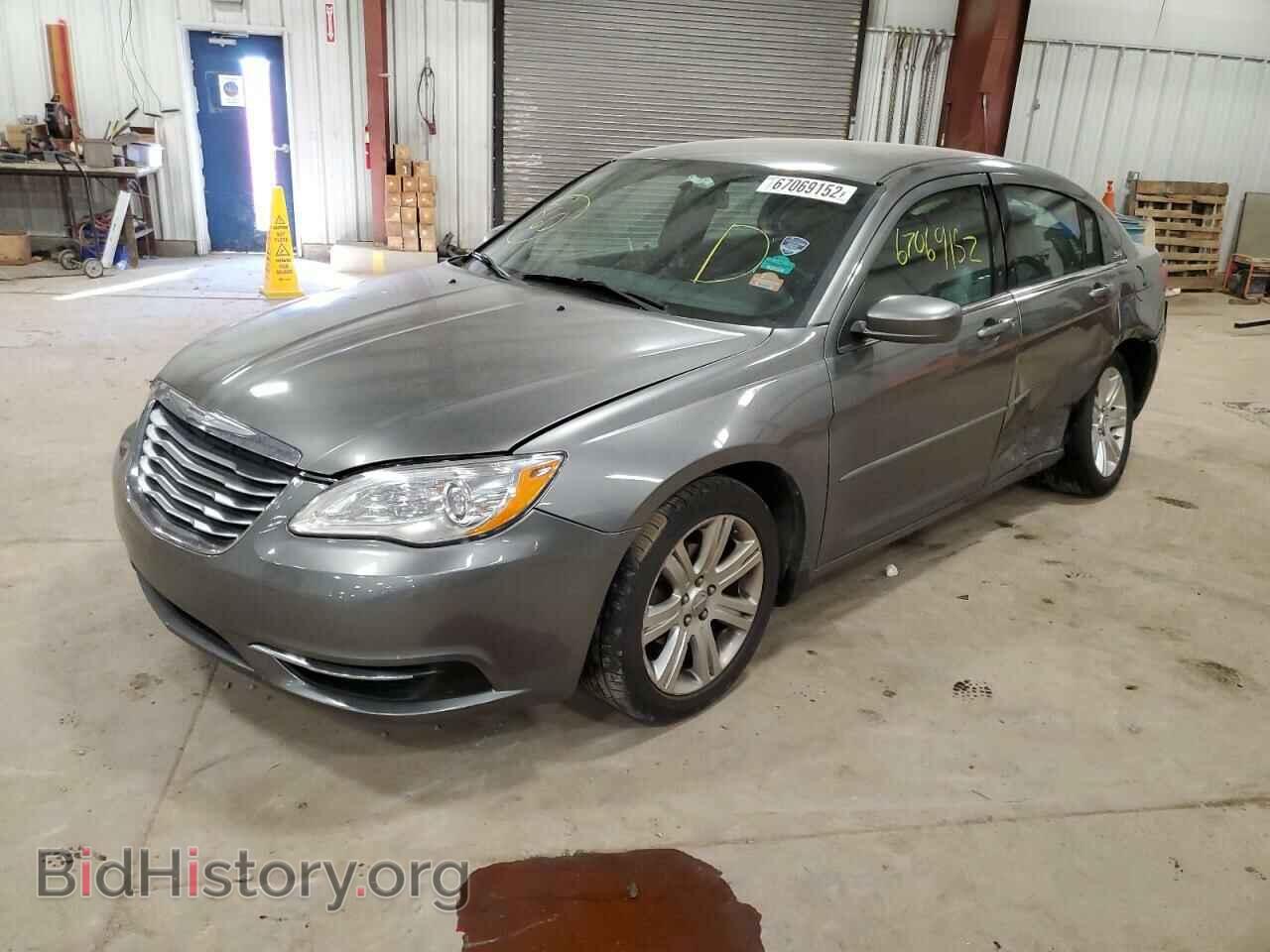2013 CHRYSLER 200 - VIN: 1C3CCBBB3DN656351 - Фото 2