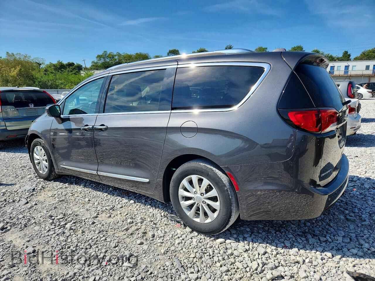 2018 CHRYSLER PACIFICA - VIN: 2C4RC1EG9JR288182 - Фото 2