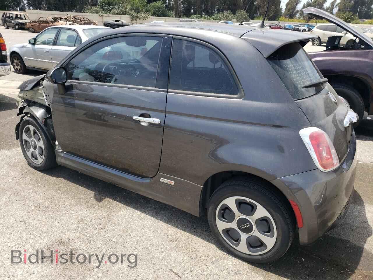 2017 FIAT 500 - VIN: 3C3CFFGEXHT579999 - Photo 2