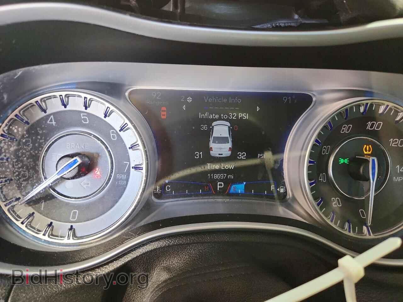 2017 CHRYSLER 300 - VIN: 2C3CCAAG8HH668338 - Фото 9