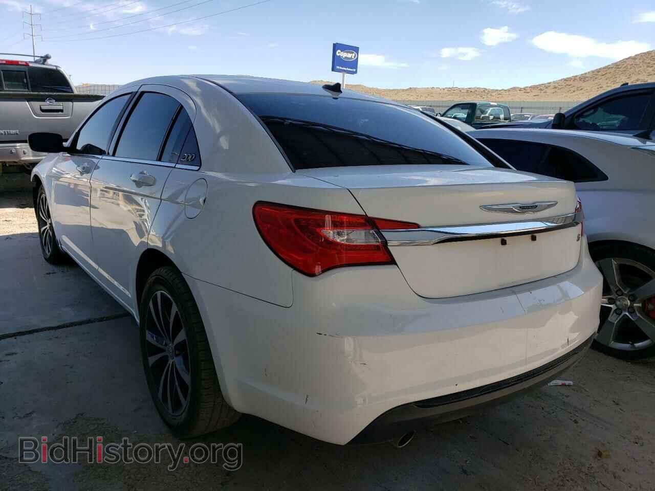2013 CHRYSLER 200 - VIN: 1C3CCBBG4DN747396 - Фото 2