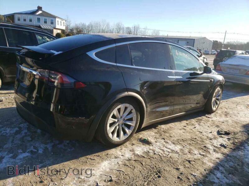 2017 Tesla MODEL X (VIN 5YJXCDE28HF046146) — фото 3 из 13