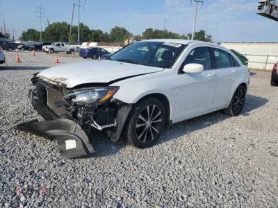 2013 Chrysler 200 Limited, white — VIN 1C3CCBCG7DN699536, Copart