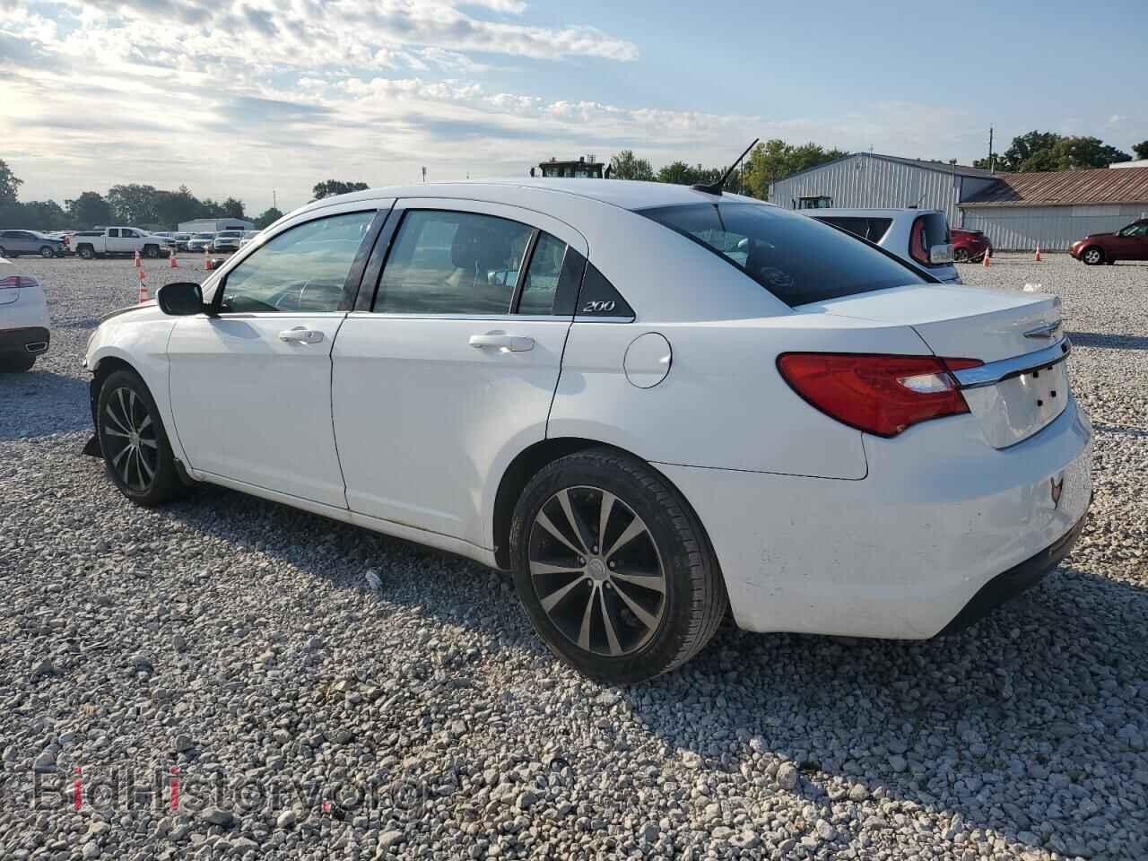 2013 CHRYSLER 200 - VIN: 1C3CCBCG7DN699536 - Фото 2