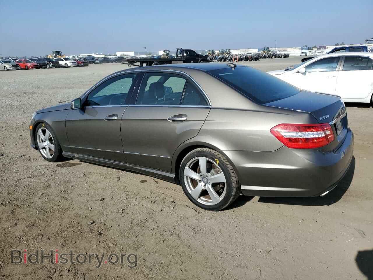 2011 MERCEDES-BENZ E-CLASS - VIN: WDDHF5GB3BA290940 - Фото 2
