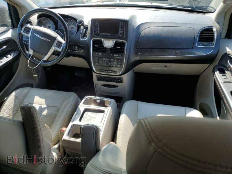 2011 Chrysler MINIVAN (VIN 2A4RR8DG0BR746535) — photo 8 of 13