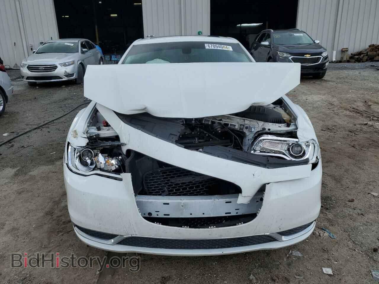 2017 CHRYSLER 300 - VIN: 2C3CCAAG8HH552654 - Фото 5