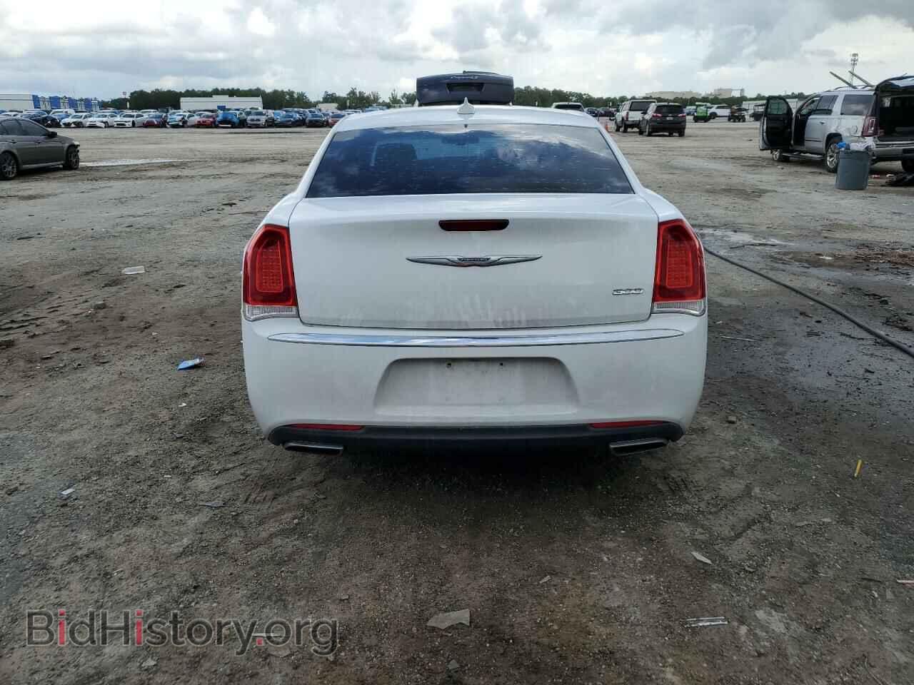 2017 CHRYSLER 300 - VIN: 2C3CCAAG8HH552654 - Фото 6