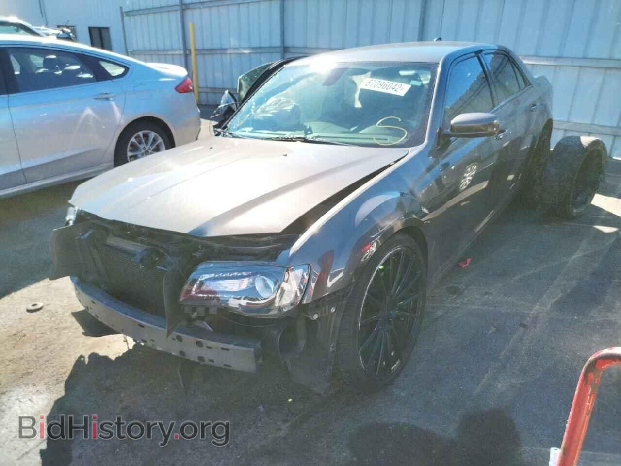 2019 CHRYSLER 300 - VIN: 2C3CCABG2KH585400 - Фото 2