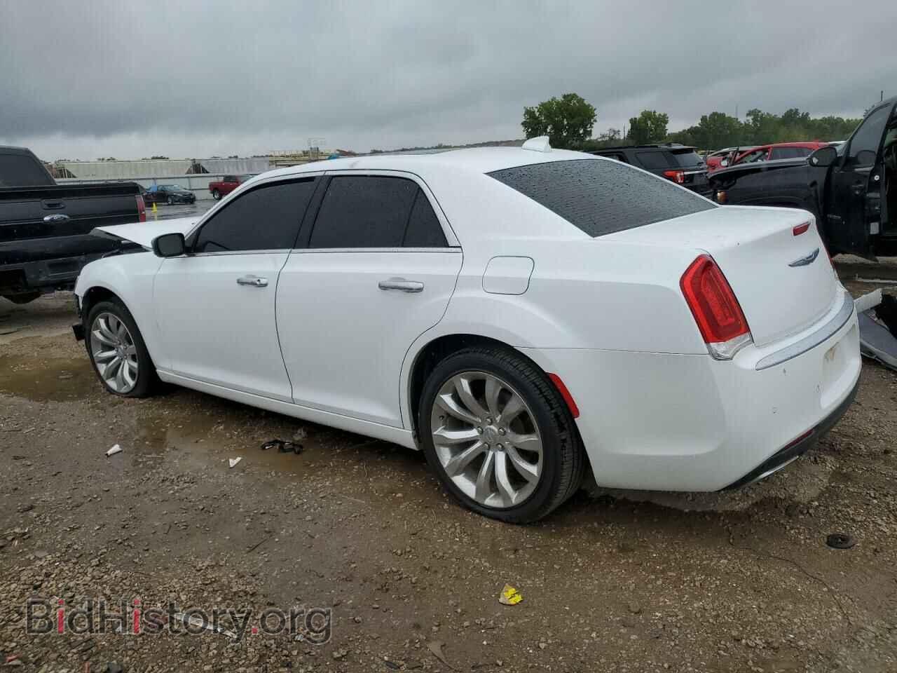 2015 CHRYSLER 300 - VIN: 2C3CCAPT2FH846178 - Фото 2
