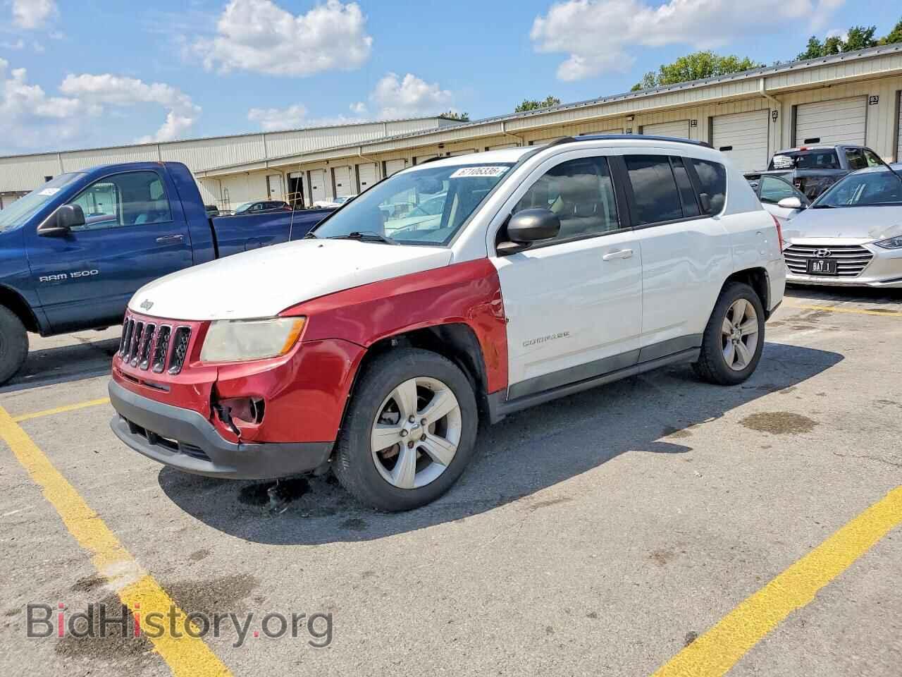 Photo 1J4NF1FB1BD180193 - JEEP COMPASS 2011