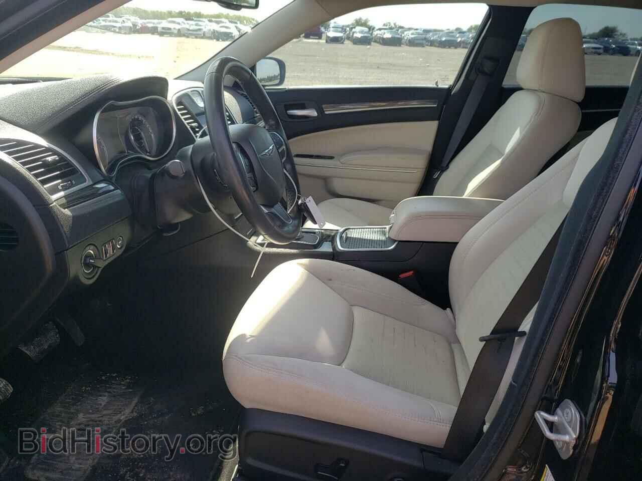 2019 CHRYSLER 300 - VIN: 2C3CCAAG4KH727165 - Фото 7