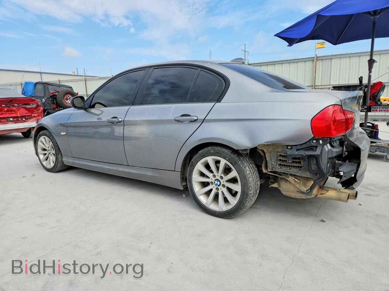 2011 BMW 3 SERIES - VIN: WBAPH7C5XBE851393 - Фото 2