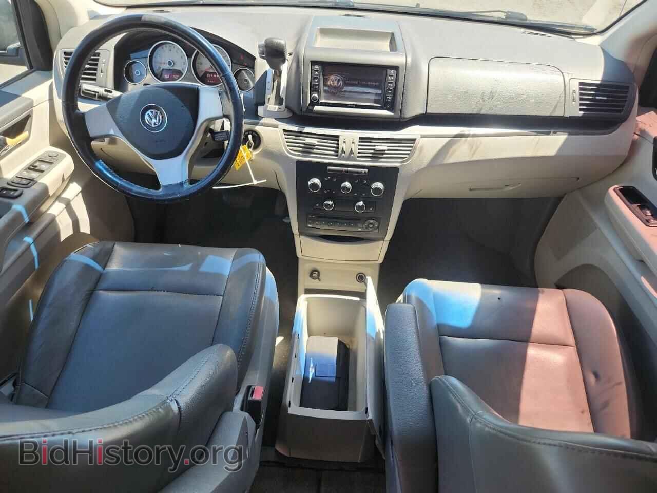 2010 VOLKSWAGEN ROUTAN - VIN: 2V4RW3D10AR199378 - Фото 8