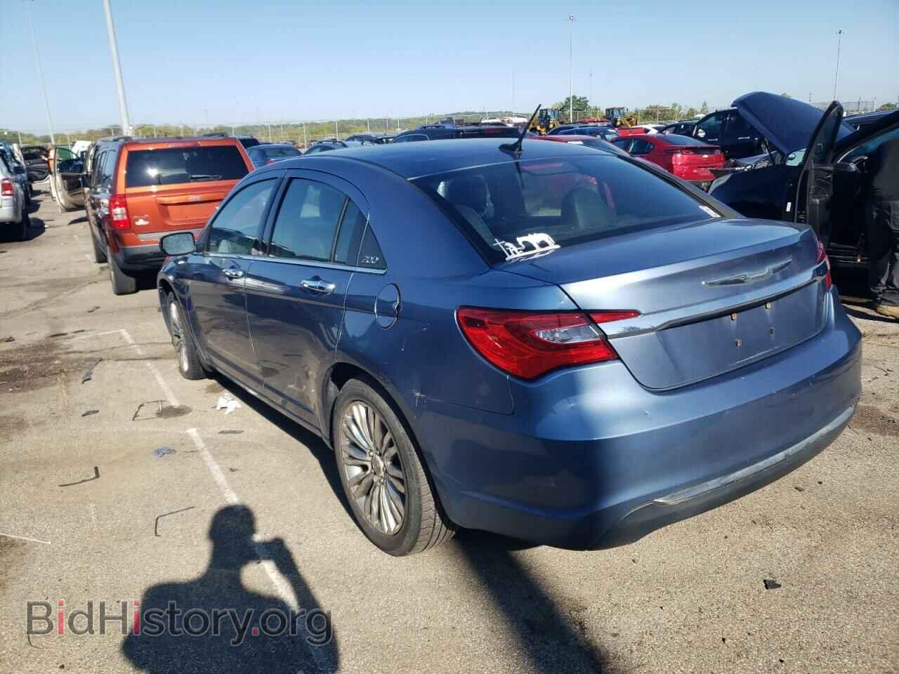 2011 CHRYSLER 200 - VIN: 1C3BC2FBXBN614262 - Фото 2