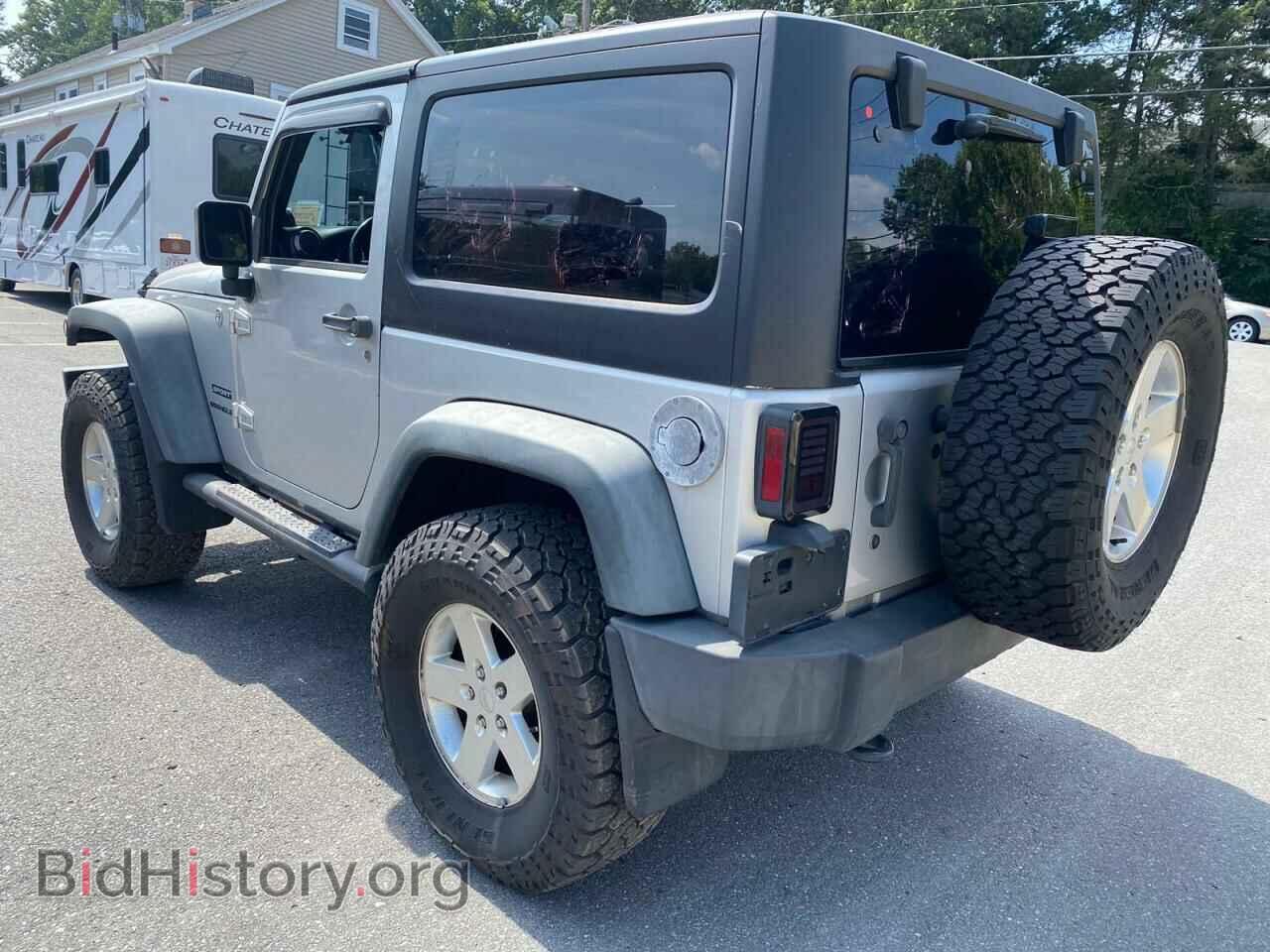 2011 JEEP WRANGLER - VIN: 1J4AA2D16BL596114 - Фото 2