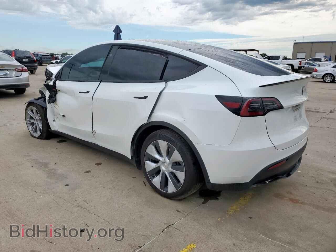 2024 TESLA MODEL Y - VIN: 7SAYGDED6RF040196 - Фото 2