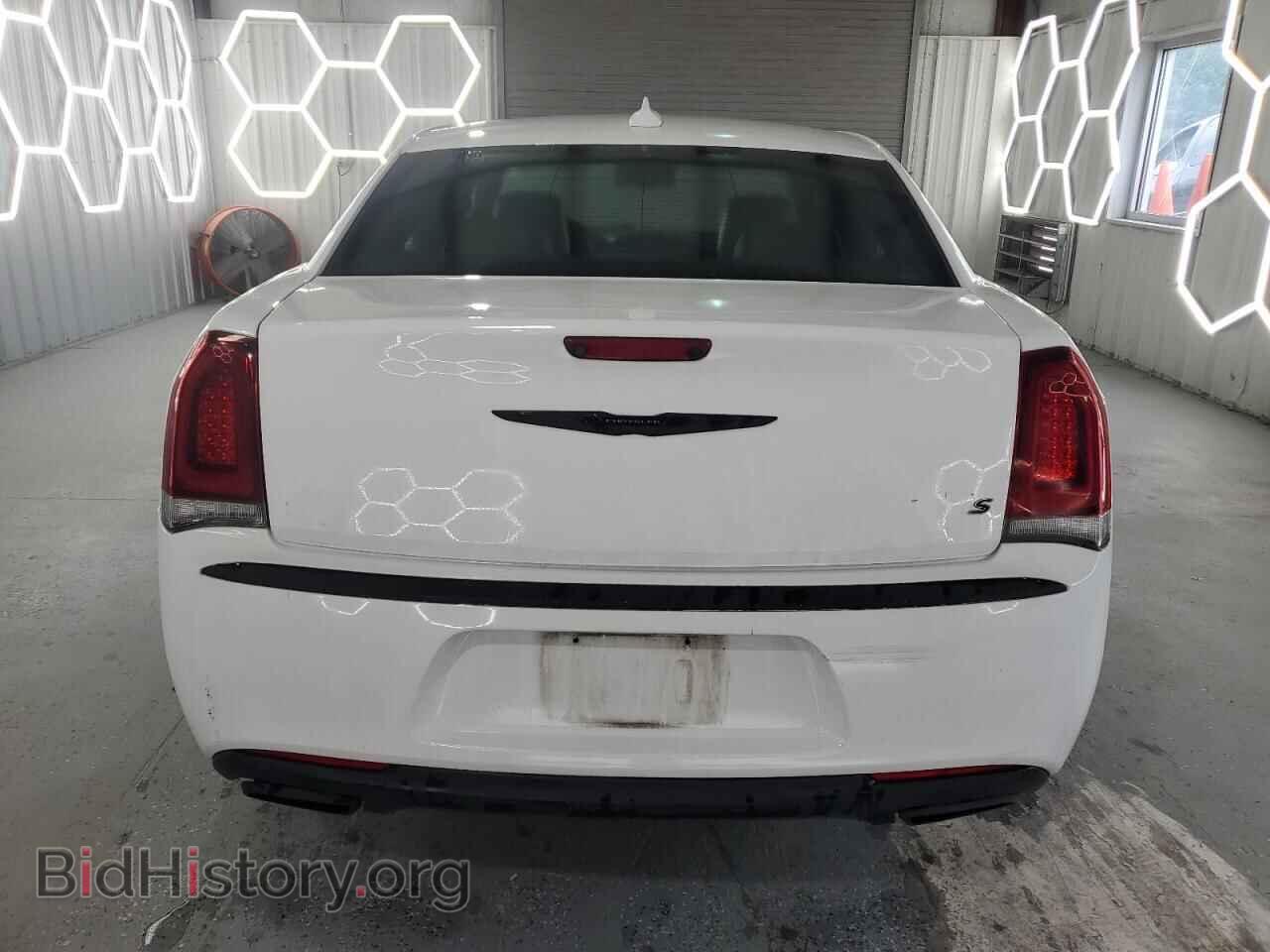 2017 CHRYSLER 300 - VIN: 2C3CCABGXHH662877 - Фото 6