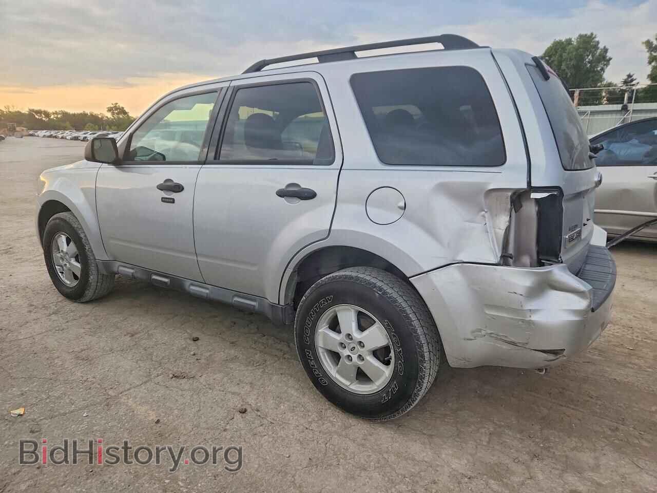 2011 FORD ESCAPE - VIN: 1FMCU0DG2BKA75357 - Фото 2