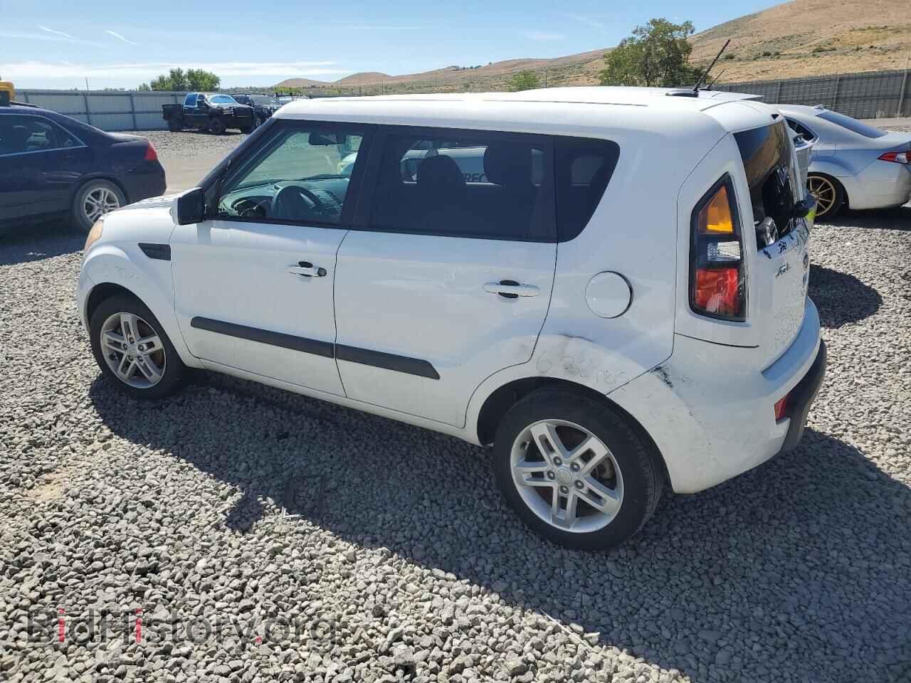 2011 KIA SOUL - VIN: KNDJT2A29B7309838 - Фото 2