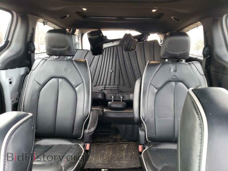 2019 Chrysler PACIFICA (VIN 2C4RC1GG3KR587584) — photo 10 of 13