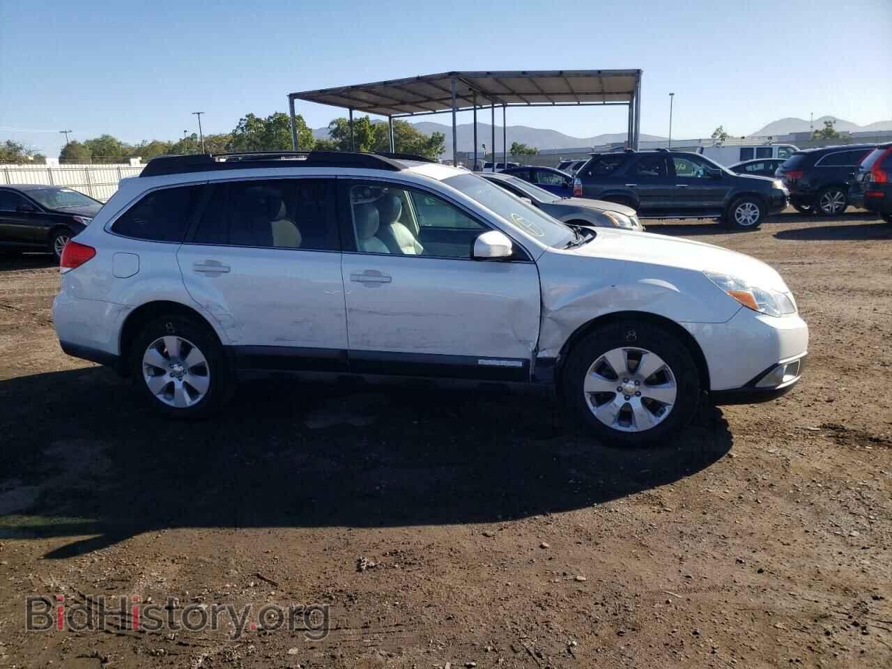 2011 SUBARU OUTBACK - VIN: 4S4BRBGC8B3324899 - Photo 9