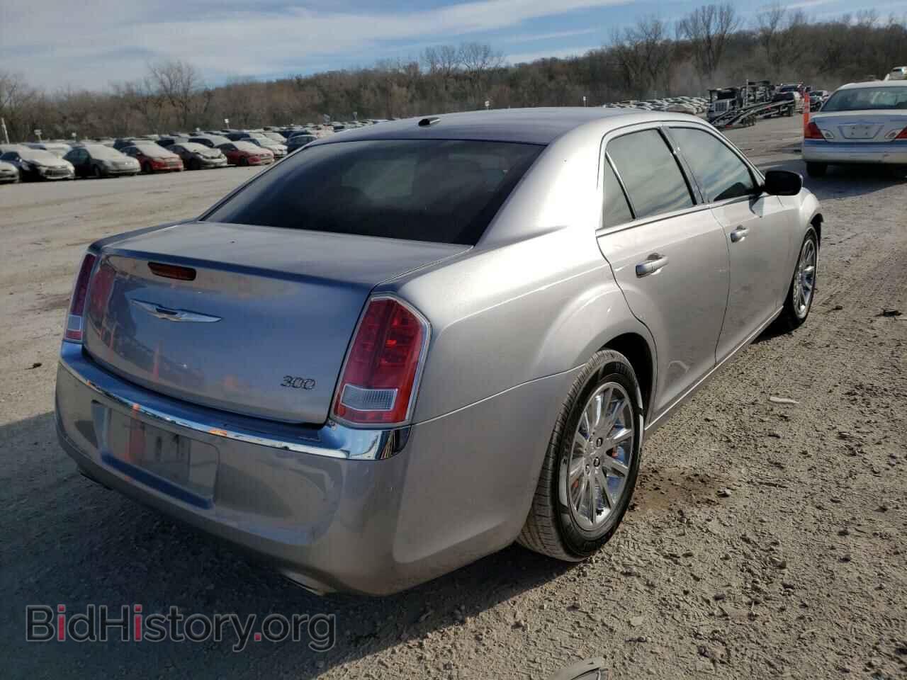 2014 CHRYSLER 300 - VIN: 2C3CCAAG3EH330356 - Фото 4