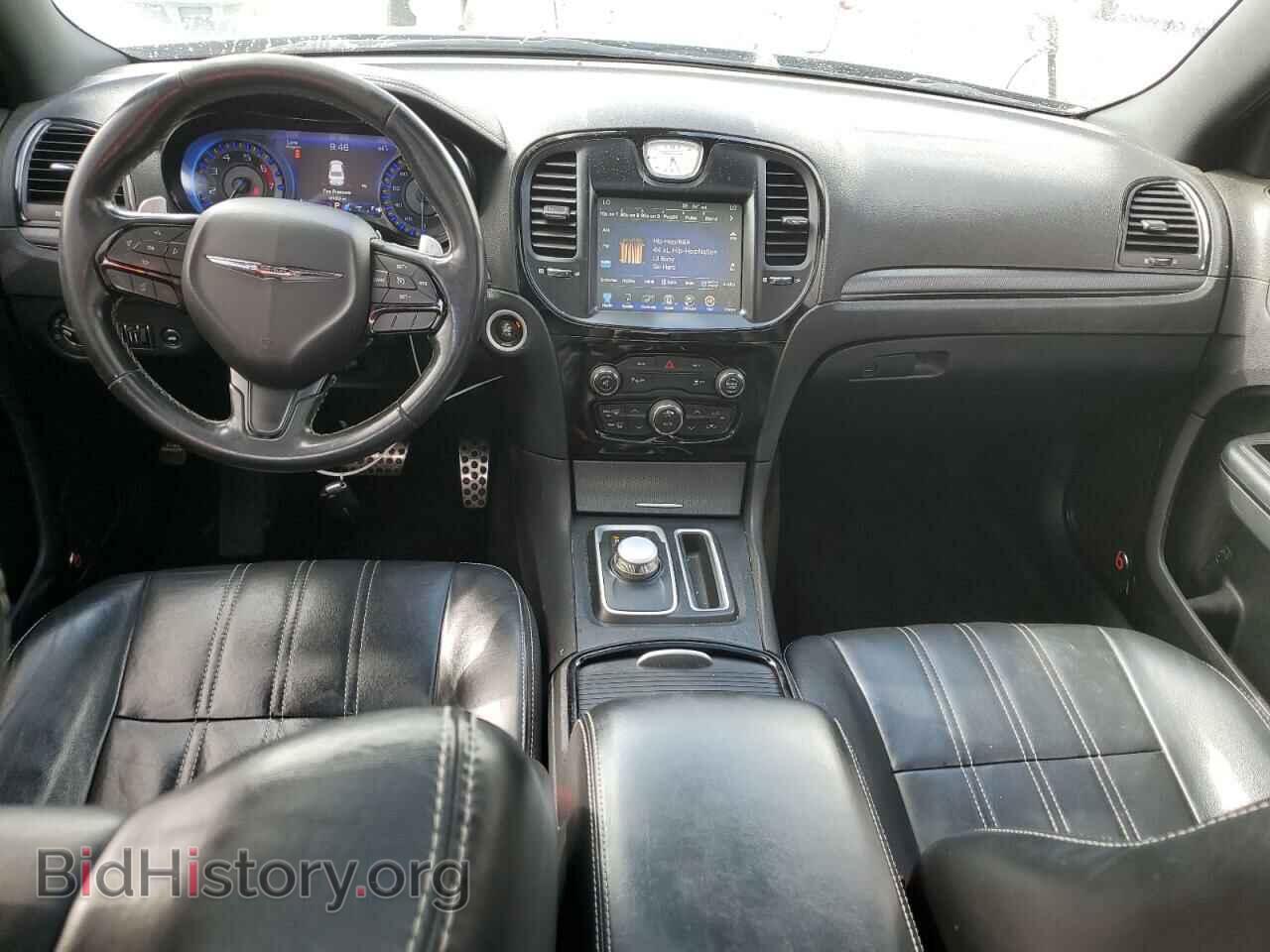 2016 CHRYSLER 300 - VIN: 2C3CCABT2GH182196 - Фото 8