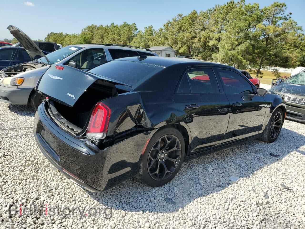 2019 CHRYSLER 300 - VIN: 2C3CCABG3KH516649 - Фото 3