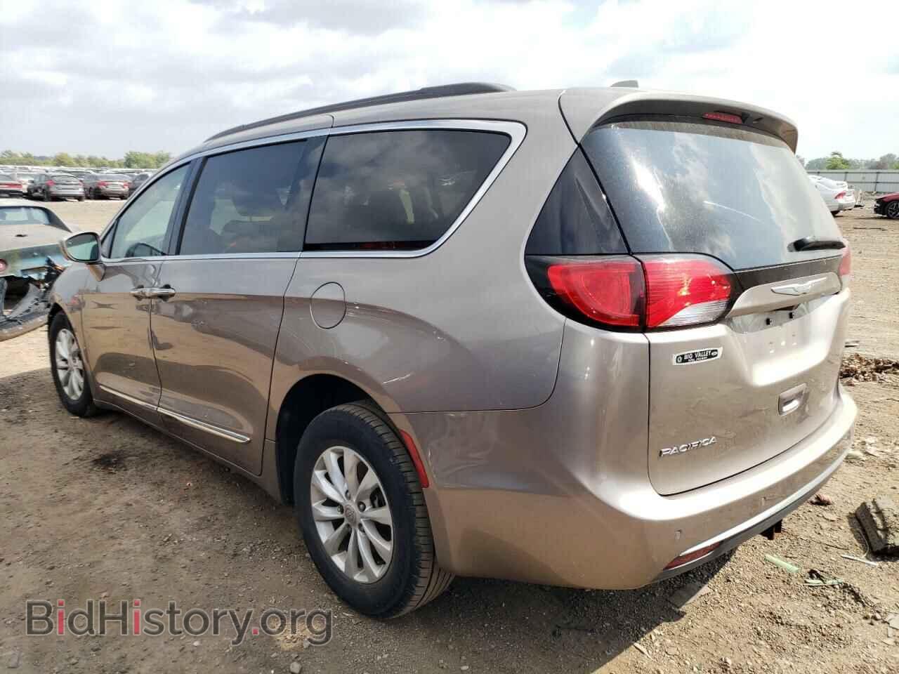 2017 CHRYSLER PACIFICA - VIN: 2C4RC1BG8HR537957 - Photo 2