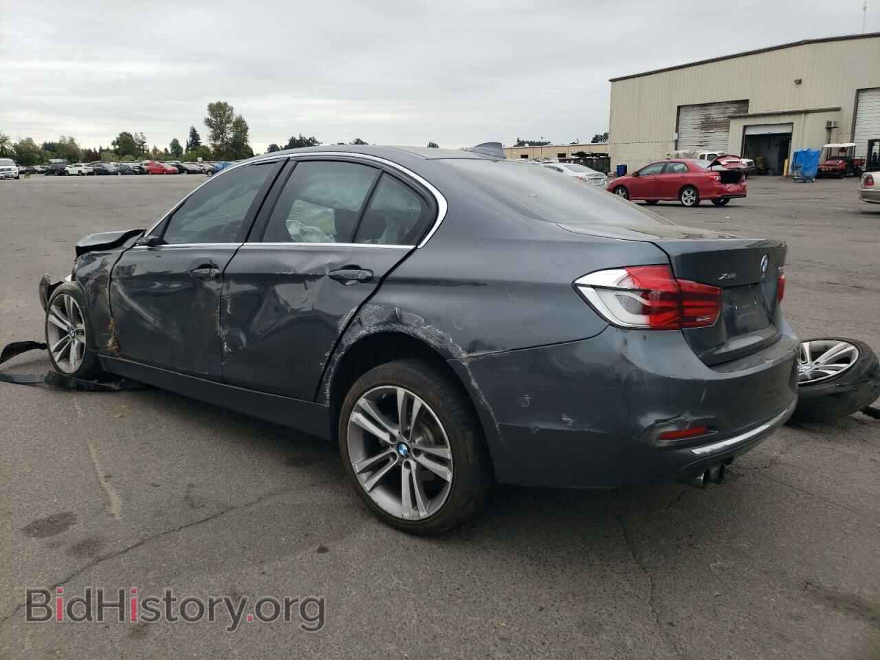2017 BMW 3 SERIES - VIN: WBA8D9G55HNU60036 - Фото 2