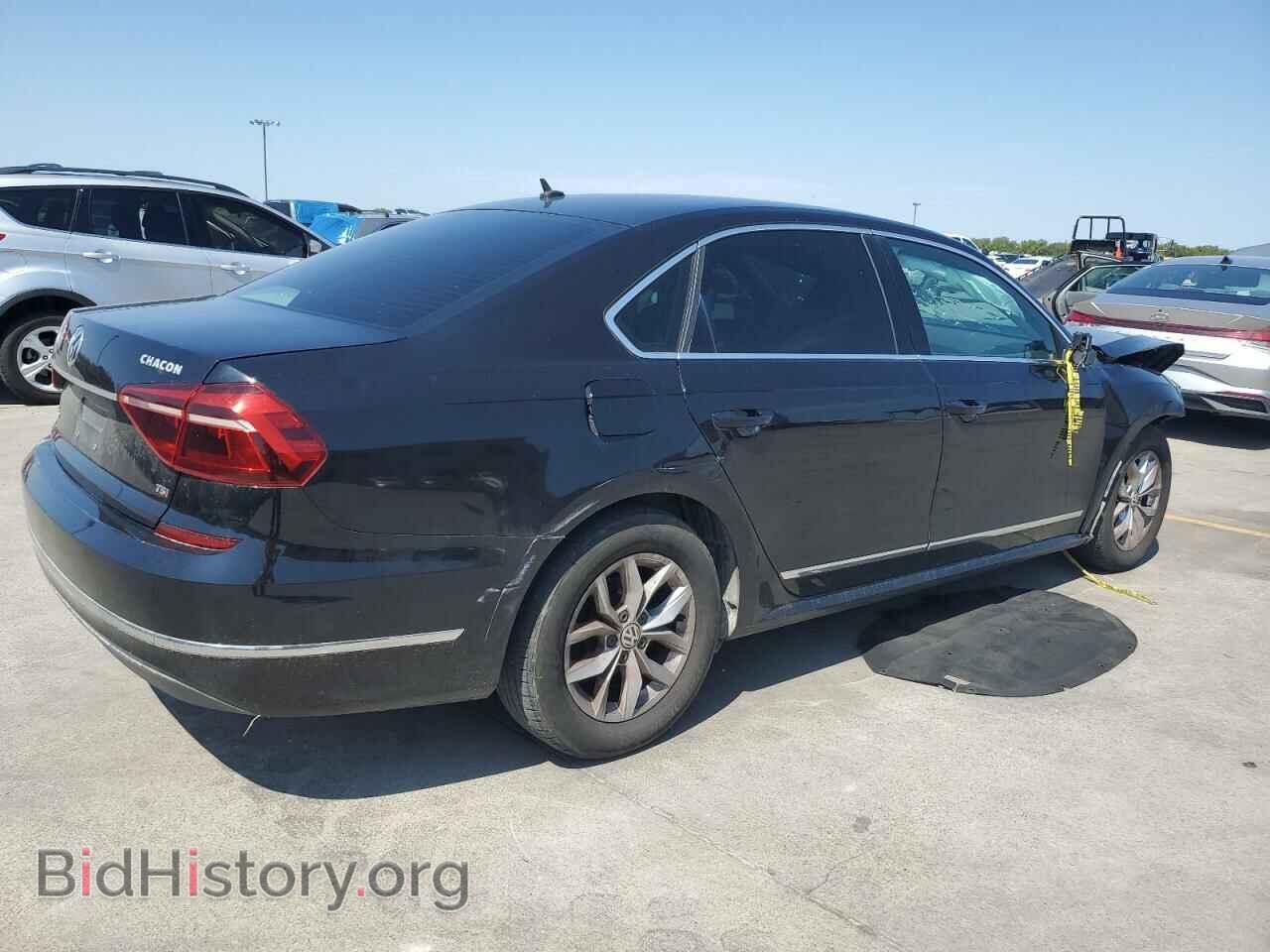 2017 VOLKSWAGEN PASSAT - VIN: 1VWAT7A32HC013143 - Фото 3