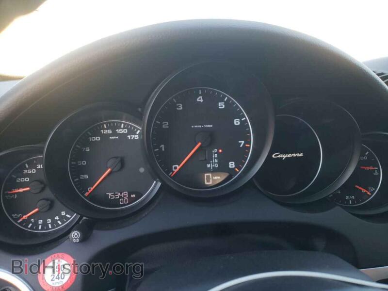 2018 Porsche CAYENNE (VIN WP1AA2A28JKA00412) — photo 9 of 14
