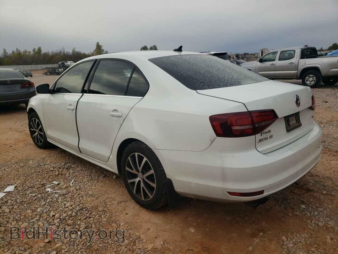 2017 VOLKSWAGEN JETTA - VIN: 3VWDB7AJ9HM399525 - Photo 2
