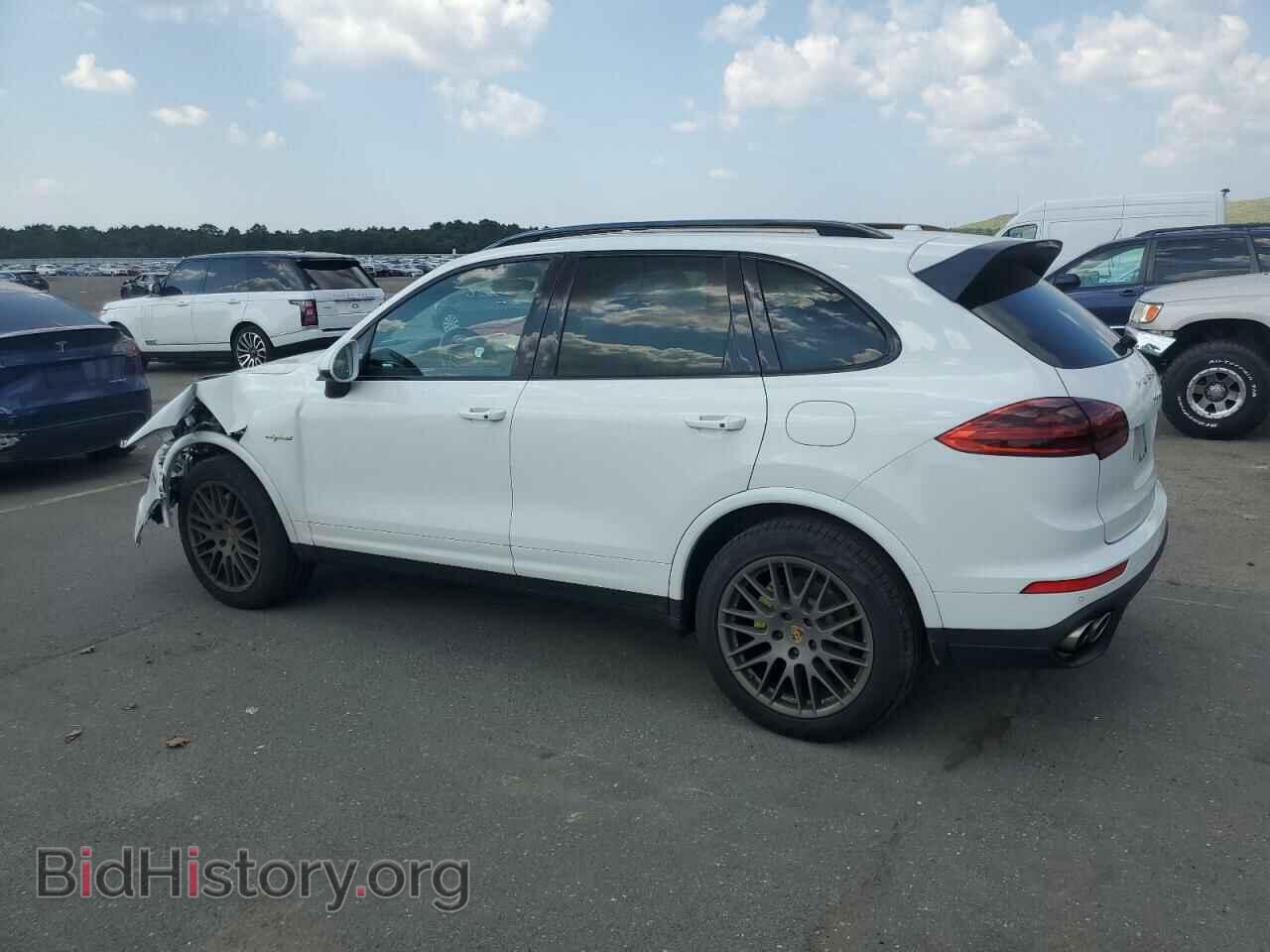 2017 PORSCHE CAYENNE - VIN: WP1AE2A26HLA75053 - Фото 2