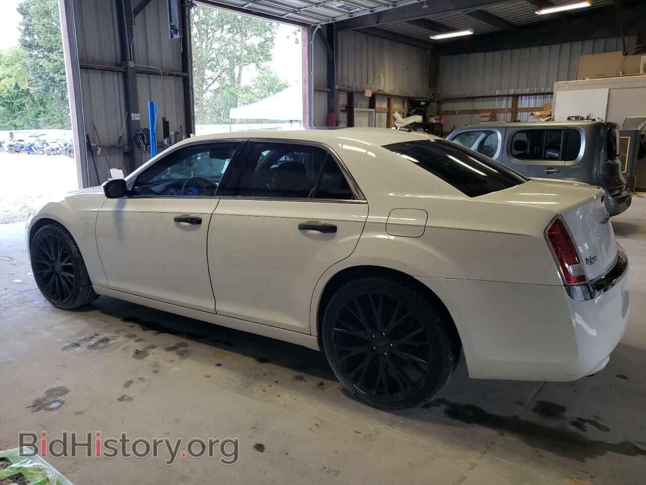 2012 CHRYSLER 300 - VIN: 2C3CCACG8CH284985 - Фото 2