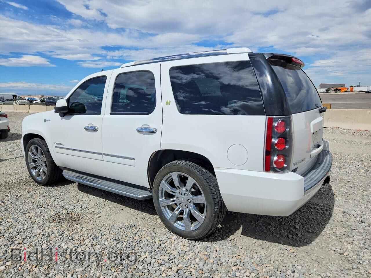 2011 GMC YUKON - VIN: 1GKS2GEJ7BR322425 - Photo 2
