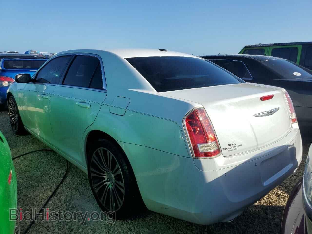 2014 CHRYSLER 300 - VIN: 2C3CCABG4EH200228 - Фото 2